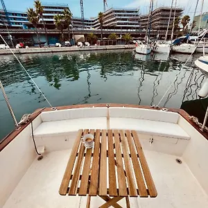 stylish-80s-fishing-boat.topbarcelonahotels.com/
