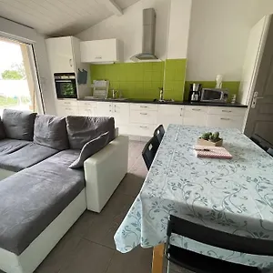 les-lys-de-rosie-maison-familiale-de-plain-pied-campagne.hotels-rhonealpes.com/